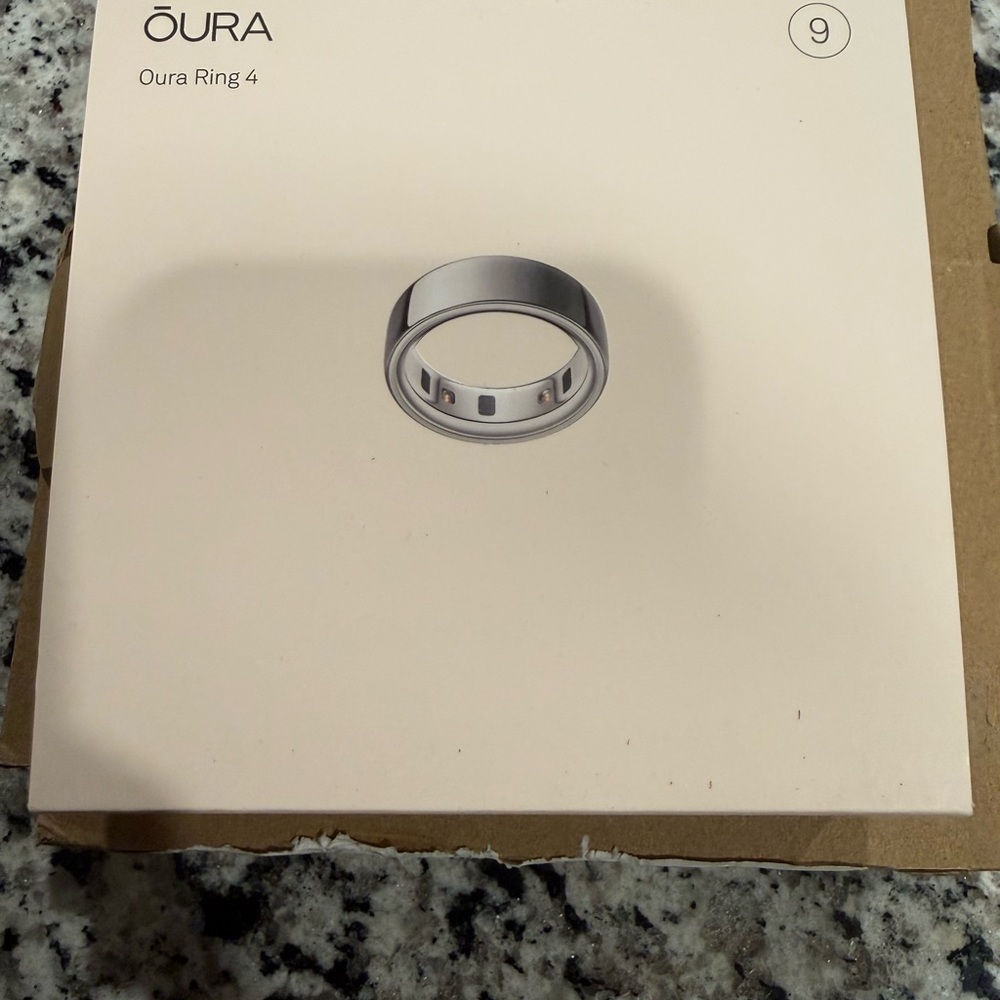 Oura Ring, Gen 4 Shiny Silver- Brand New